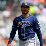 Freddy Peralta lanza seis entradas sin carrera y los Rays vencen 3-0