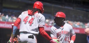 Héctor Rodríguez pega dos jonrones en remontada de Cincinnati ante San Francisco