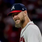Sale poncha a 11, cede 5 hits y blanquea 1-0 a los Dodgers, Bravos barren serie