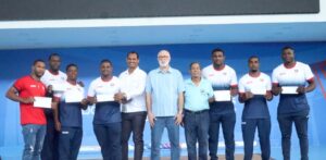 FEDOLA otorga incentivos económicos a medallistas de Santo Domingo 2026