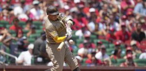 Machado batea de 5-4 en blanqueada de los Padres a los Rojos