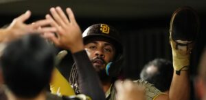 Fernando Tatis Jr. conecta dos jonrones y llega