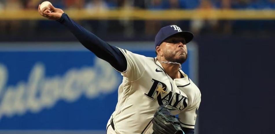 Freddy Peralta lanza en grande y supera a su antiguo equipo de los Mets