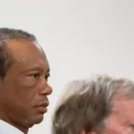 Woods no disputará cargo de conducción temeraria tras accidente en marzo