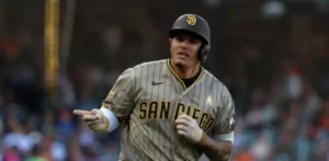 Machado batea jonrón y Padres vencen a Gigantes para séptimo triunfo al hilo