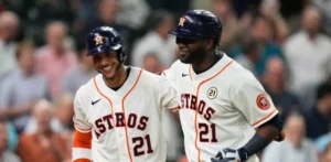 Jeremy Peña, dos, y Yordan Álvarez pegan jonrones, Astros vencen 4-2 a Reales