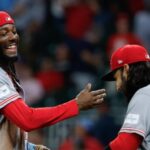 Elly conecta su jonrón número 30 y los Rojos remontan para lograr una victoria de 7-6 sobre Bravos