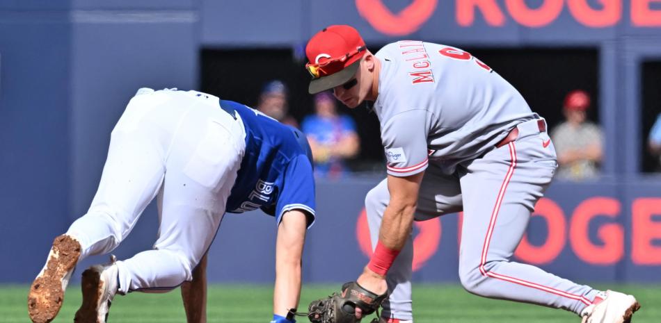 Héctor Rodríguez conecta triple y los Rojos dominan