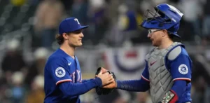 Rangers triunfan llevan la lucha por el Oeste de la Americana al último día