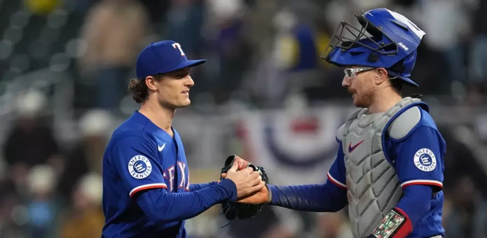 Rangers triunfan llevan la lucha por el Oeste de la Americana al último día