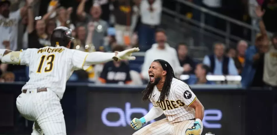 Tatis Jr. y Machado batean jonrones, Padres aplastan a Cubs en el inicio de serie