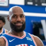 LeBron James brilló y dio un gran show en su primer scrimmage público con los 76ers