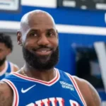 El eterno Lebron James se embarca en una última misión con los Sixers