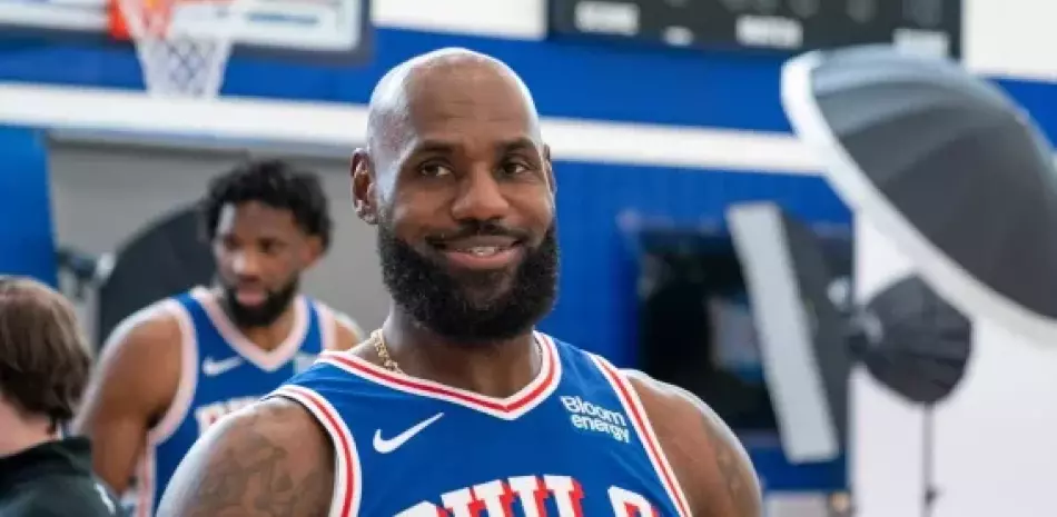 El eterno Lebron James se embarca en una última misión con los Sixers