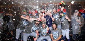 Pages conecta sencillo clave en el 7mo, Dodgers vencen 4-1 a Bravos y van por otro banderín de liga