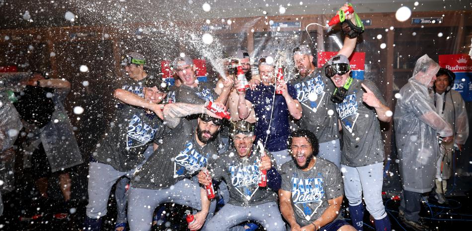 Pages conecta sencillo clave en el 7mo, Dodgers vencen 4-1 a Bravos y van por otro banderín de liga