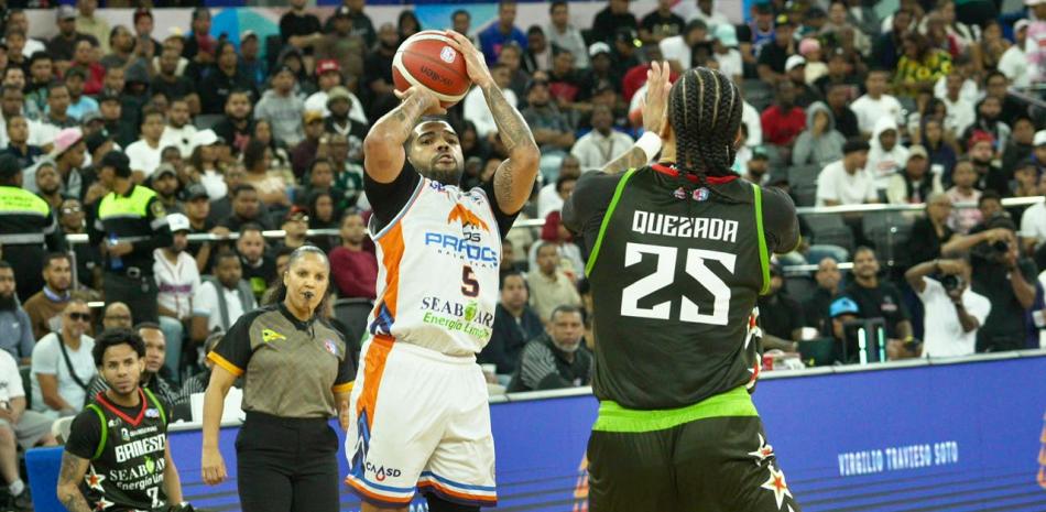 Los Prados triunfan y mantienen su invicto en el torneo de baloncesto
