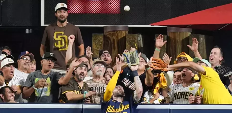 Cerveceros avanzan a revancha frente a los Dodgers, eliminan a los Padres
