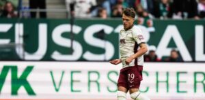 Augsburgo marca el gol más rápido en la Bundesliga tras un error de Neuer