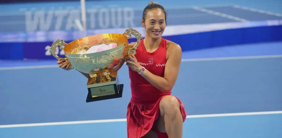 Zheng gana el título en casa al vencer a Andreeva en final