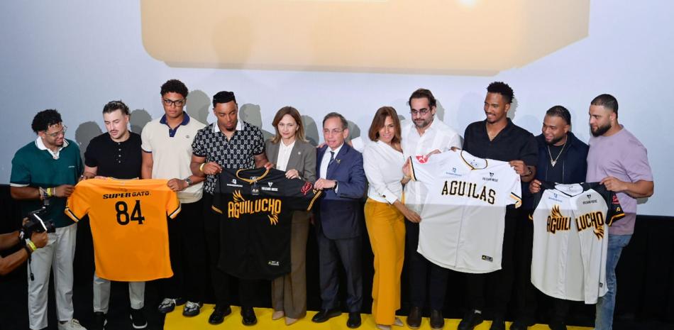 Las Águilas se presentan con un estilo de película