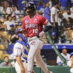 Jefferson Rojas conecta dos jonrones en victoria de los Gigantes sobre el Licey