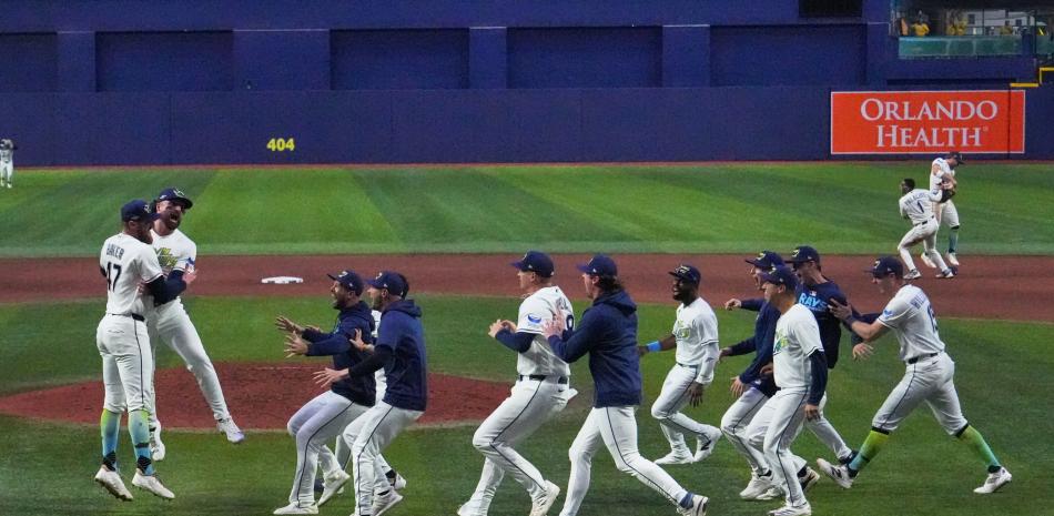 Peralta, Caminero y Díaz guían a Rays a triunfo 7-3 sobre Guardianes y avanzan a la Serie Mundial