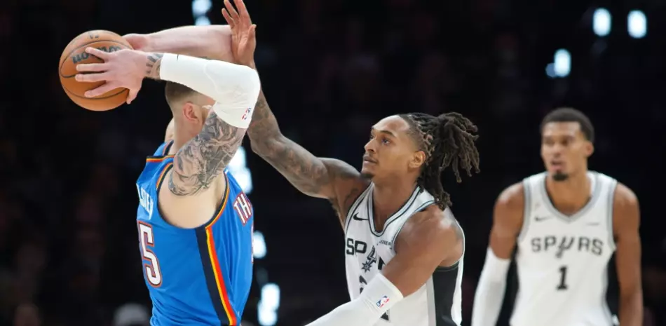 Thunder supera a Spurs en primer duelo tras final del Oeste, Shai encesta 32