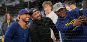 Milwaukee sigue queriéndole, pero Peralta intentará vencerlo en el Juego 3