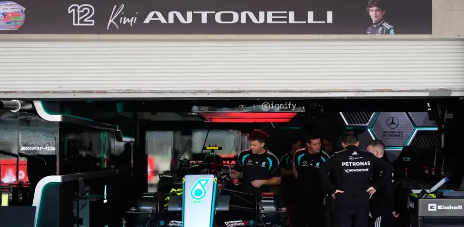 Antonelli, enfermo, acaricia título de F1 en México y sería el campeón más joven