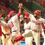 Con gran pitcheo y jonrón de Marmolejos, los Leones blanquean a las Estrellas